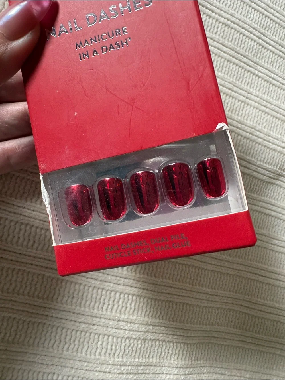 Red Aspen contents false glue